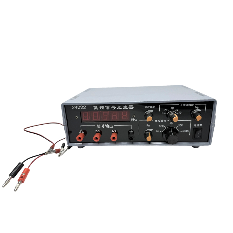 Generatore audio di toni digitali con segnale a bassa frequenza