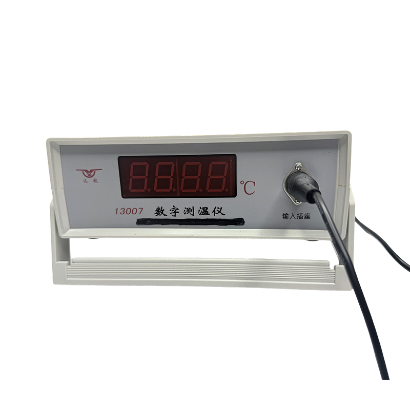Strumenti digitali per la misurazione della temperatura/strumenti da laboratorio 