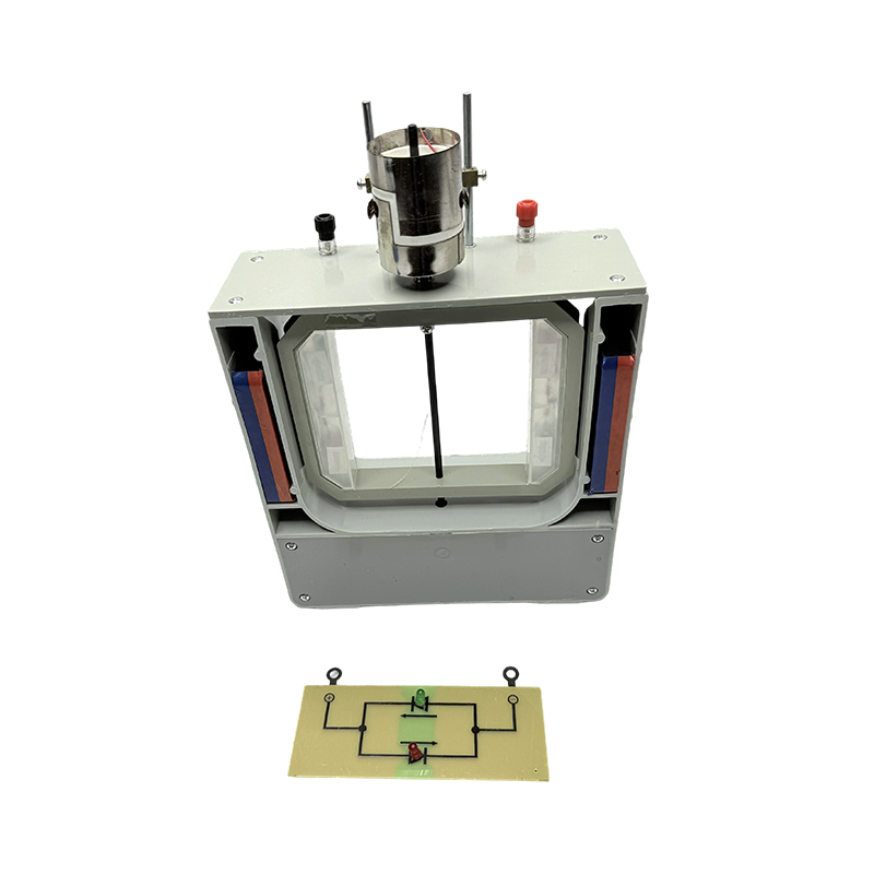 Piccolo modello di motore elettromagnetico per strumento didattico di laboratorio di fisica educativa